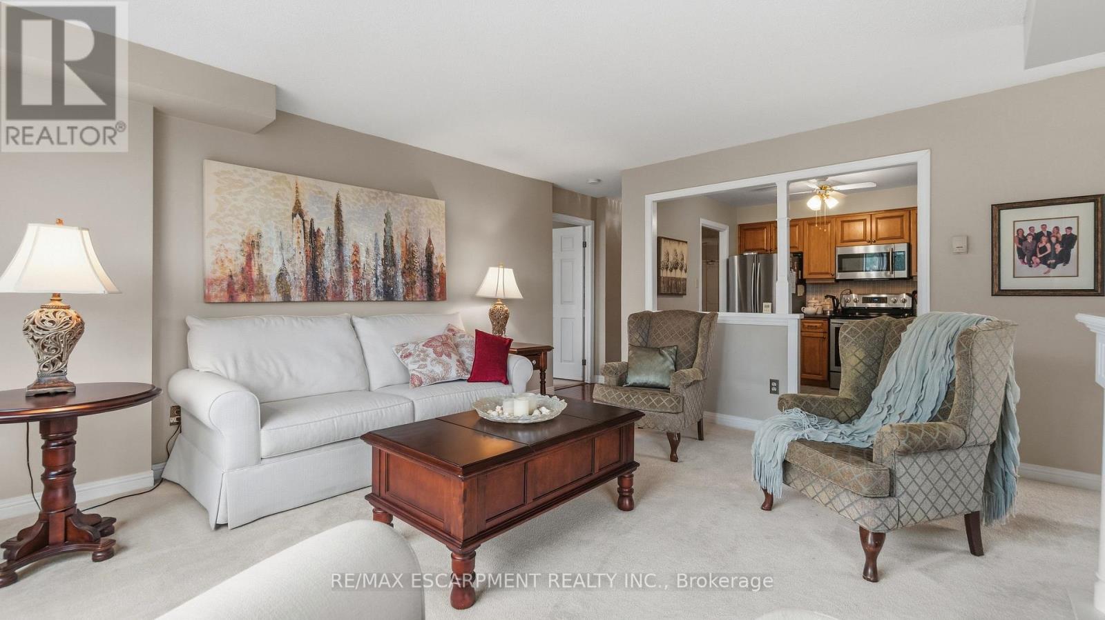 510- 8 Village Green Boulevard, Hamilton, ON photo 6