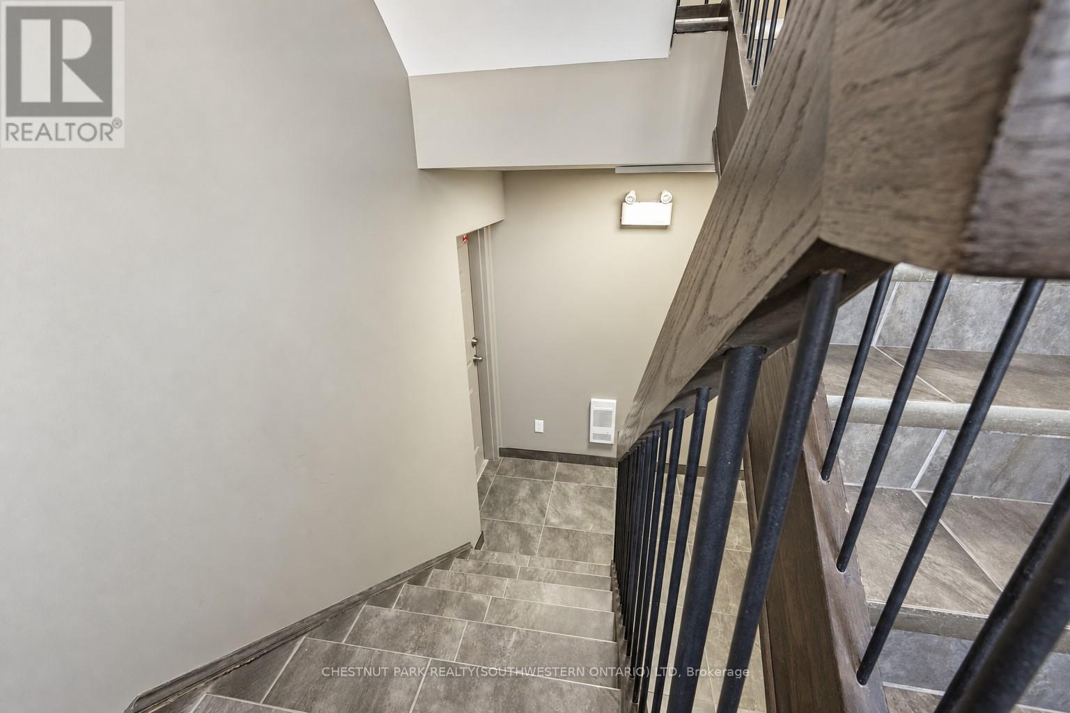 1460 Highland Road West — photo 34