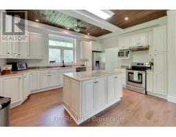1039 Ben Lake Road E, Gravenhurst, ON P1P1R3 Photo 13
