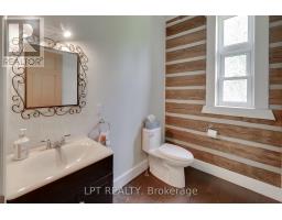 1039 Ben Lake Road E, Gravenhurst, ON P1P1R3 Photo 15