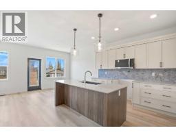 Foyer - 32 Sunrise Crescent N, Three Hills, AB T0M2A0 Photo 6