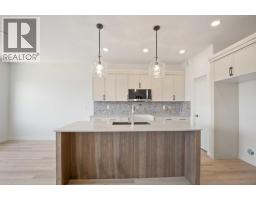 Kitchen - 32 Sunrise Crescent N, Three Hills, AB T0M2A0 Photo 7