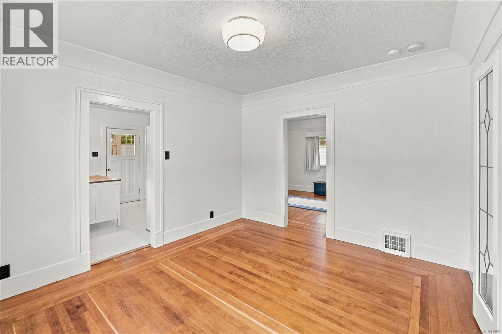 432 Buller St - Image 9