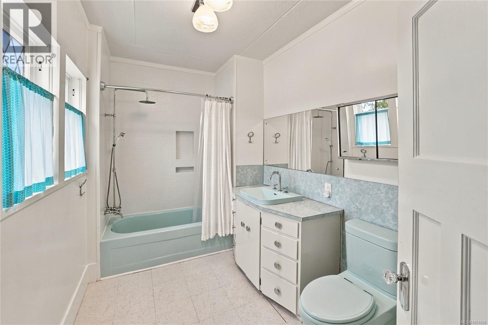 432 Buller St - 16