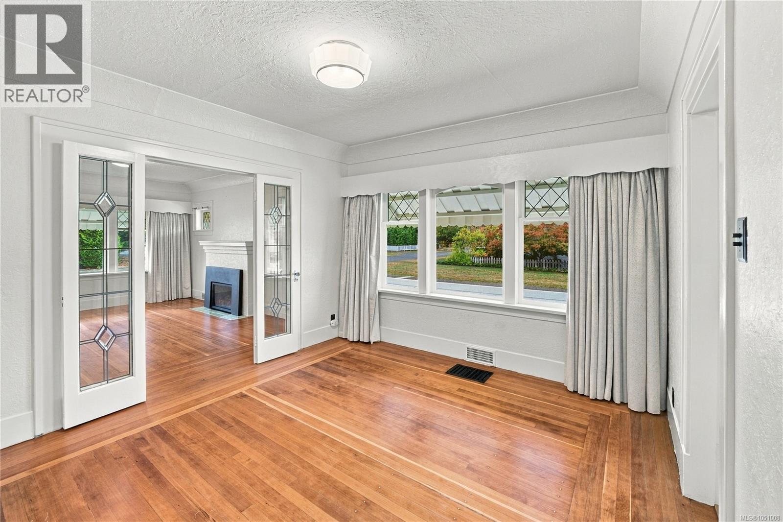 432 Buller St - 8