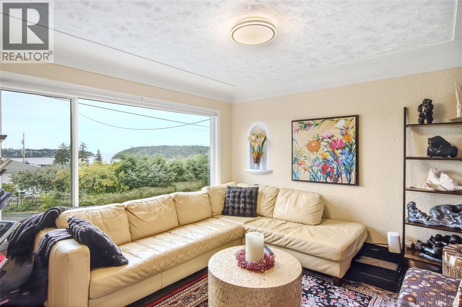 663 Maple St - Image 4