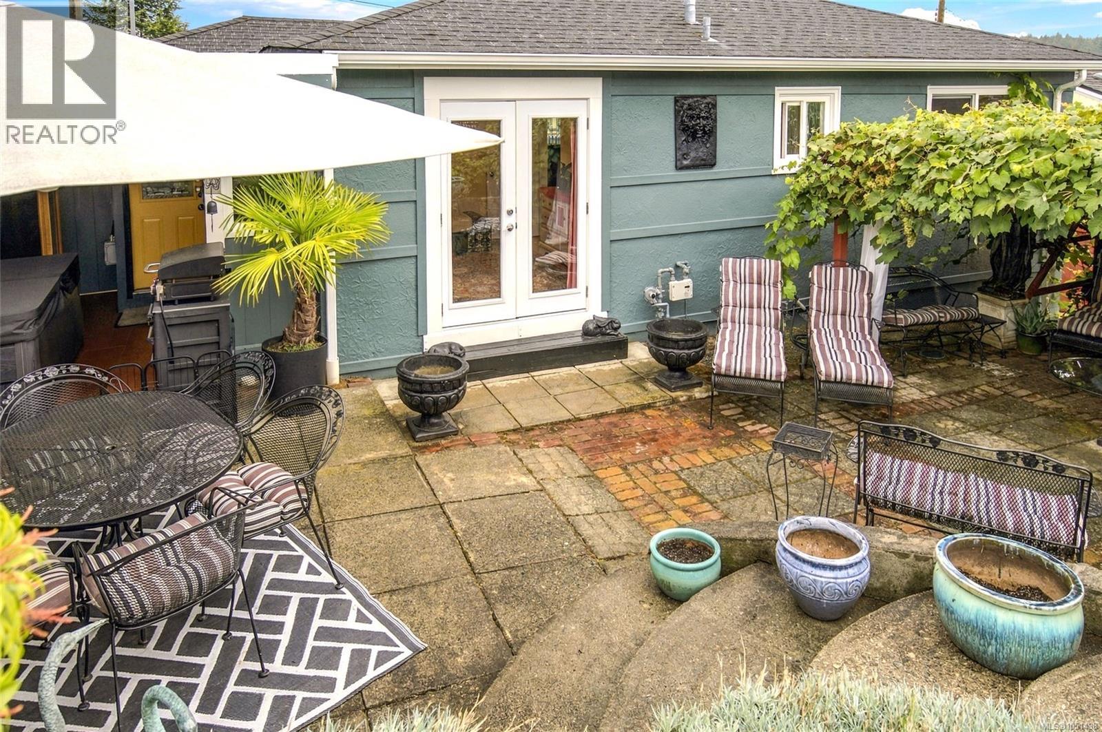 663 Maple St - 13