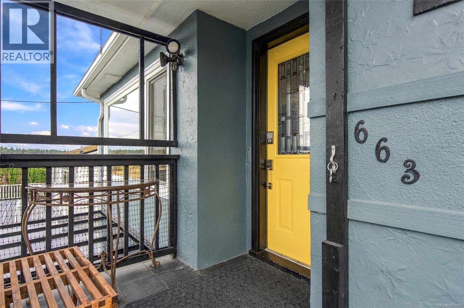 663 Maple St - 2