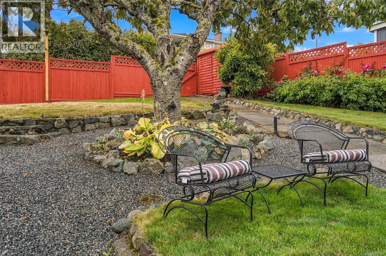 663 Maple St - 38