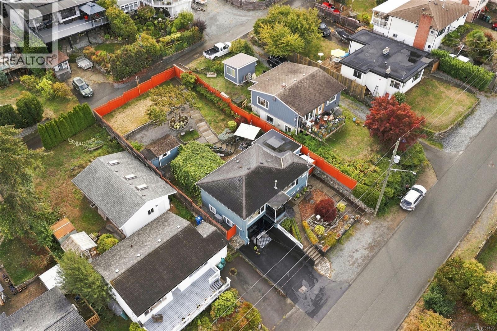 663 Maple St - Image 49