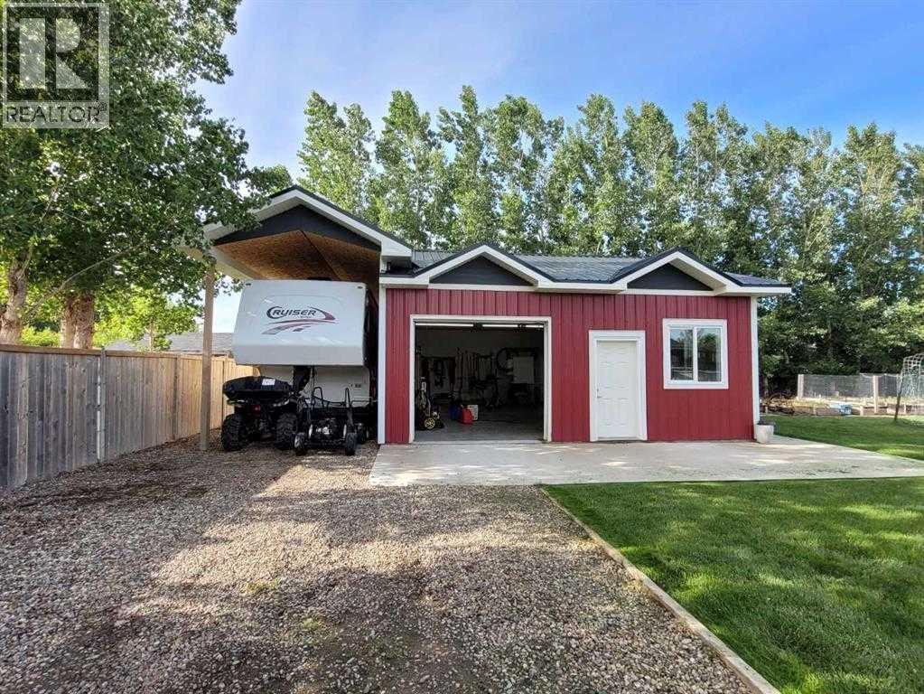 521 12 Ave W - Image 16