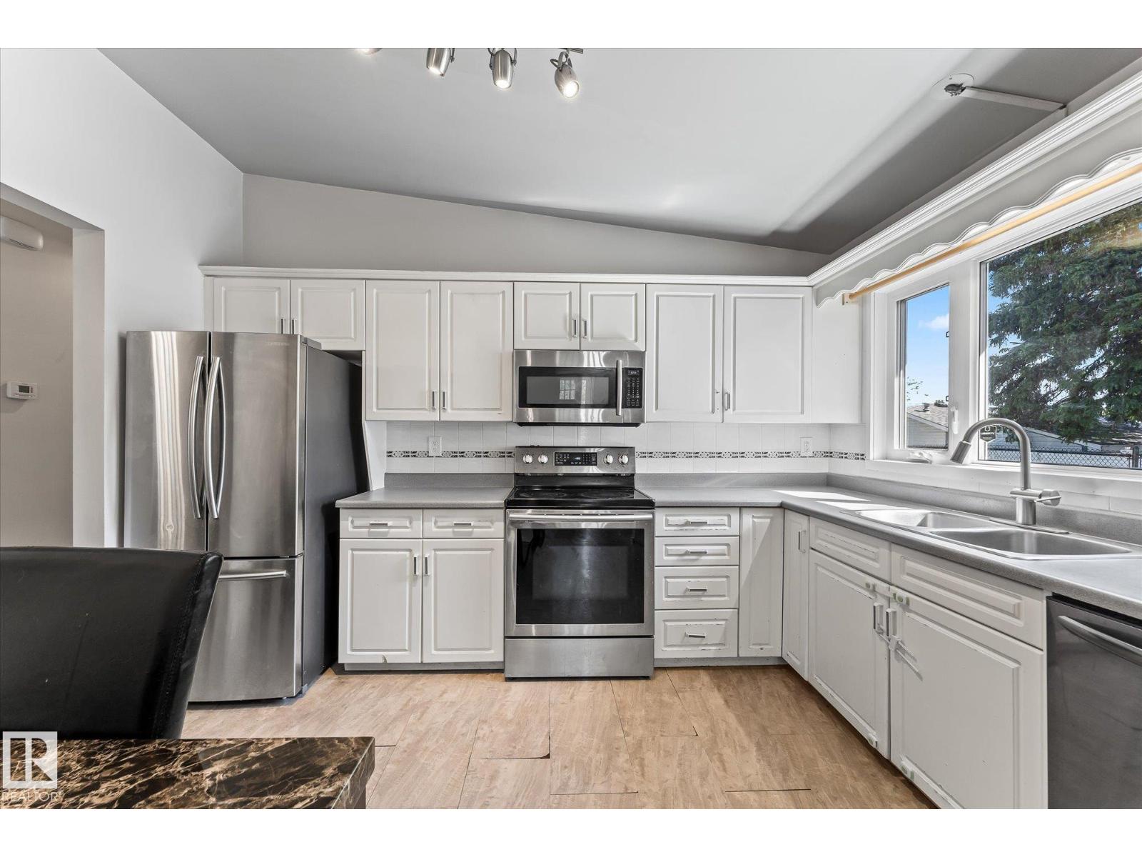 7308 149 AV NW - 9