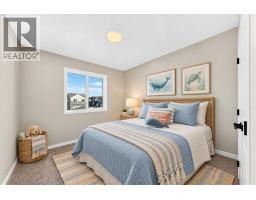 4pc Bathroom - 72 Mercado Road Se, Calgary, AB T3M4C3 Photo 8