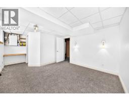 8524 Berwick Road Nw, Calgary, AB T3K1E5 Photo 18