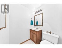 8524 Berwick Road Nw, Calgary, AB T3K1E5 Photo 17