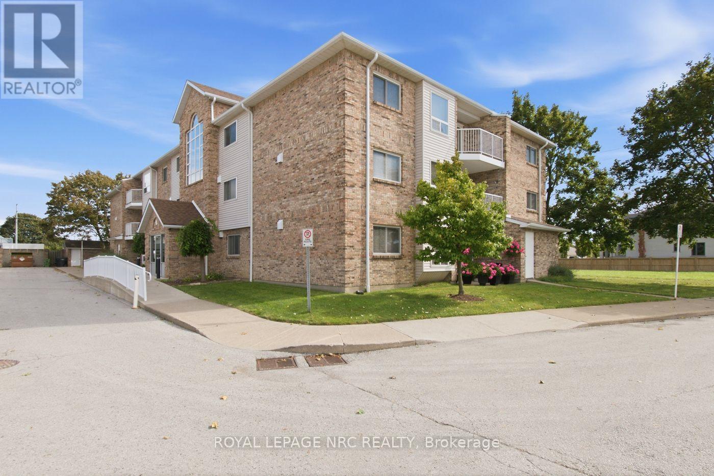 #301 301-1061 VANSICKLE ROAD N - Image 3