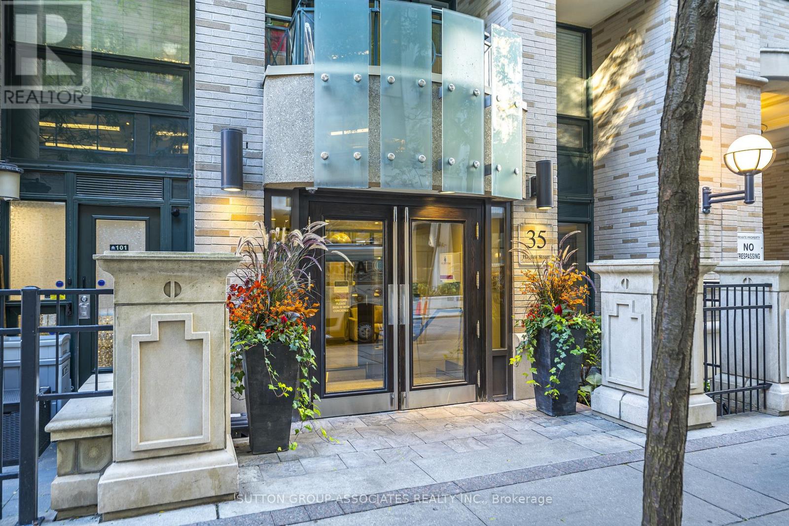 #1110 35 HAYDEN STREET - 37