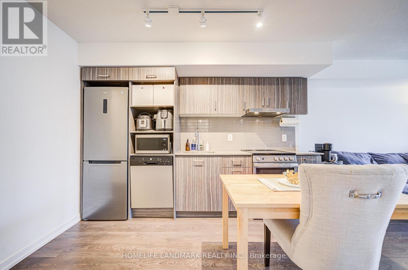 #609 219 DUNDAS STREET E - 17