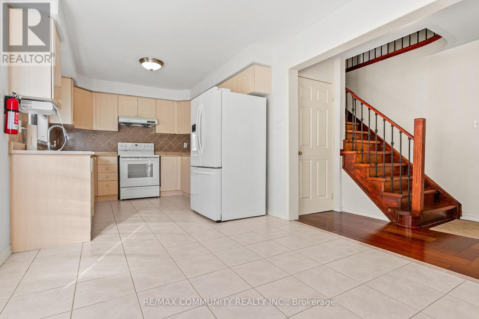 54 MORLAND CRESCENT - 15