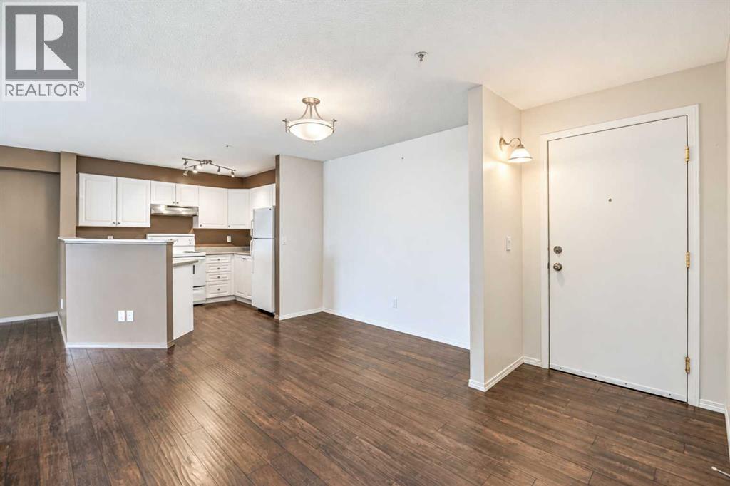 Dining/Kitchen Area
