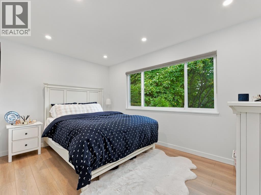 Photo of 2045 KIRKSTONE ROAD 18
