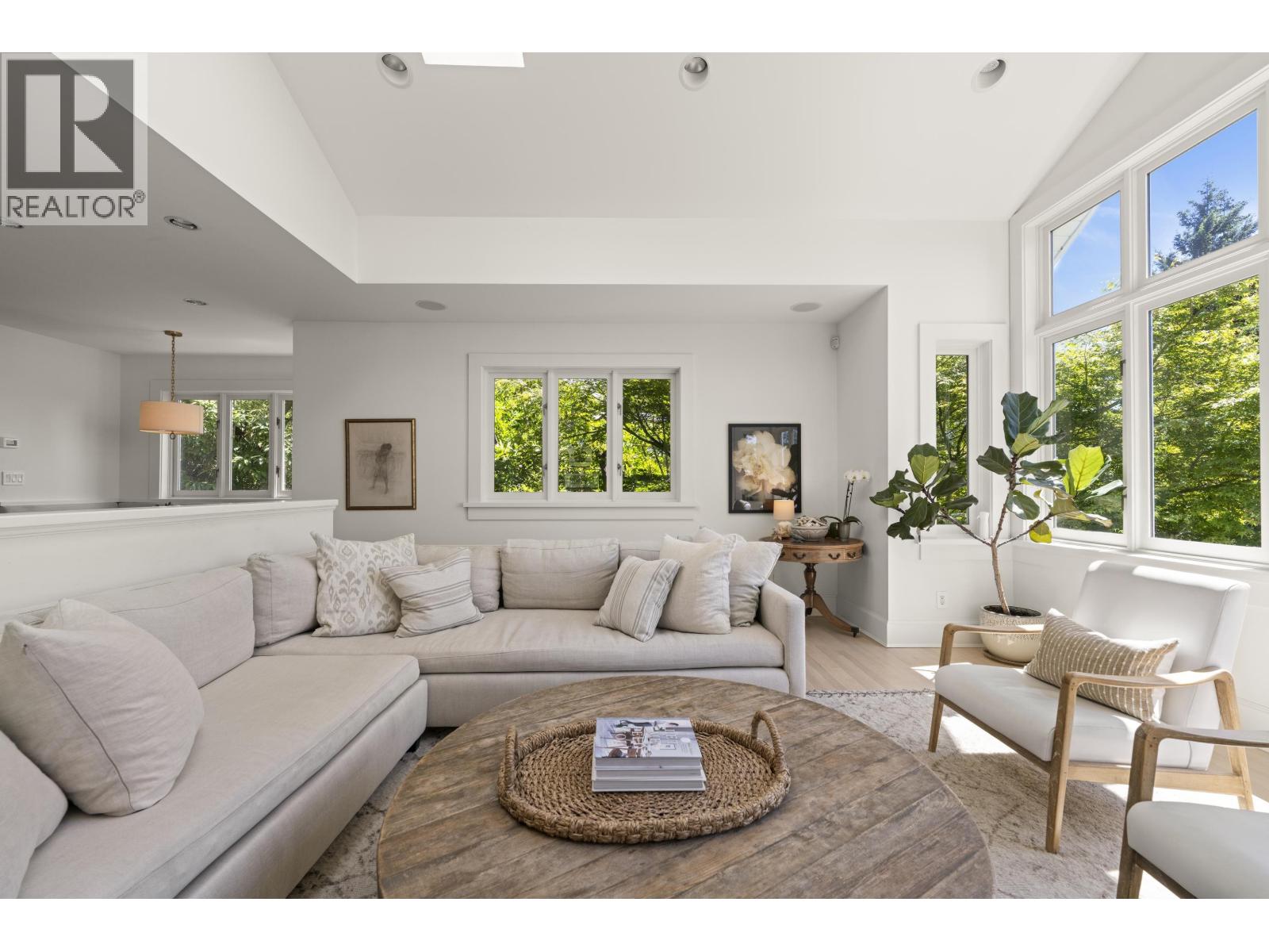 6180 CANDIA PLACE, West Vancouver