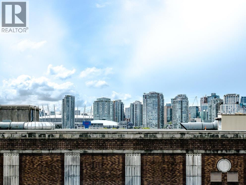 605 718 MAIN STREET, Vancouver - Image 1