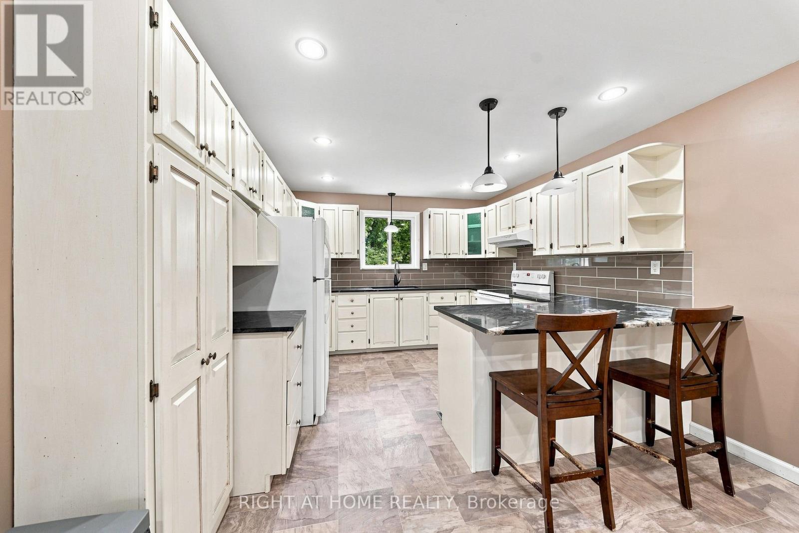 489 TWIN SISTERS LAKE ROAD - Image 11