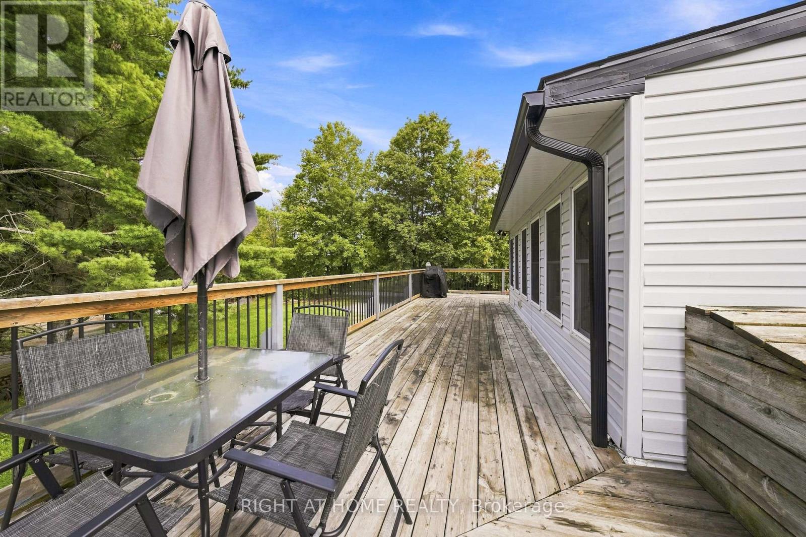 489 TWIN SISTERS LAKE ROAD - Image 35