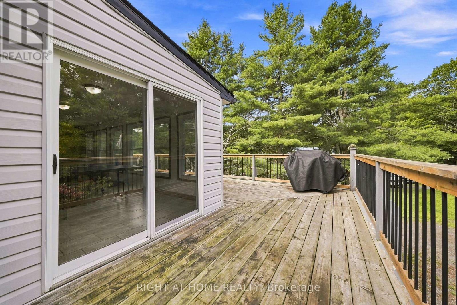 489 TWIN SISTERS LAKE ROAD - Image 32