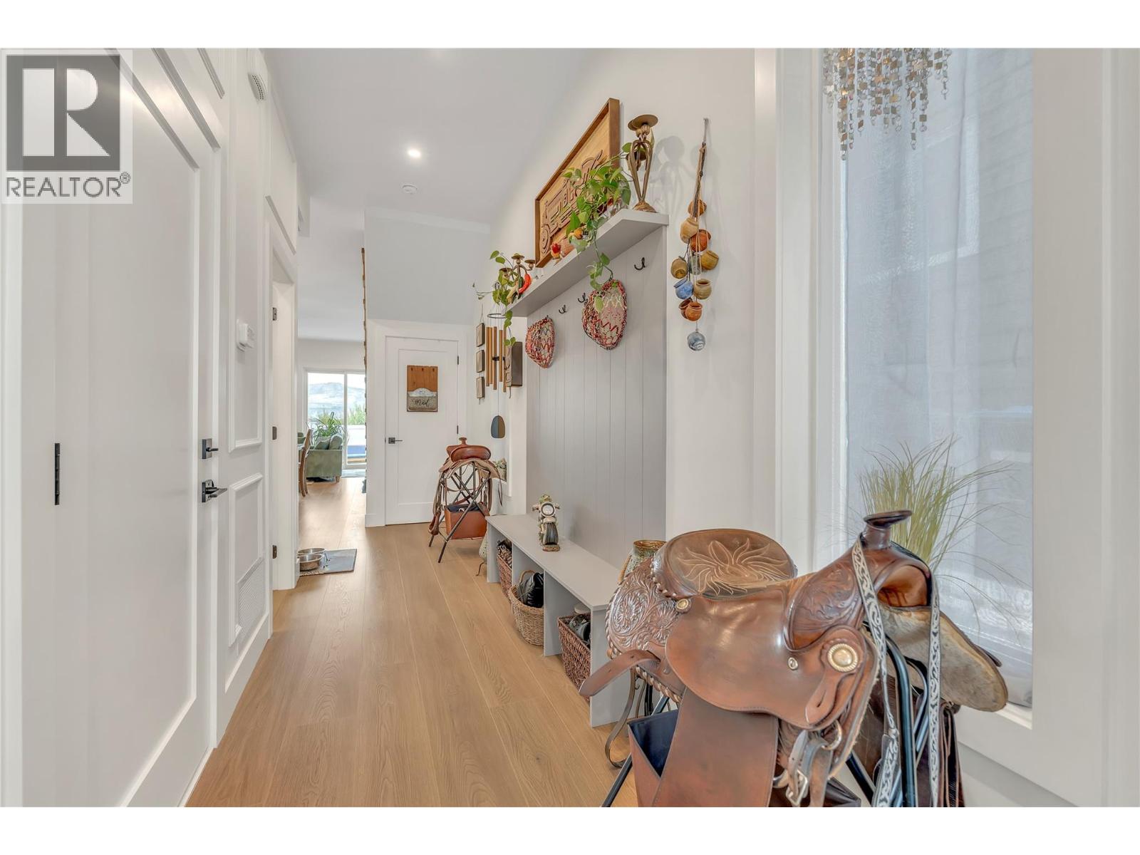 386 Chardonnay Avenue, Oliver