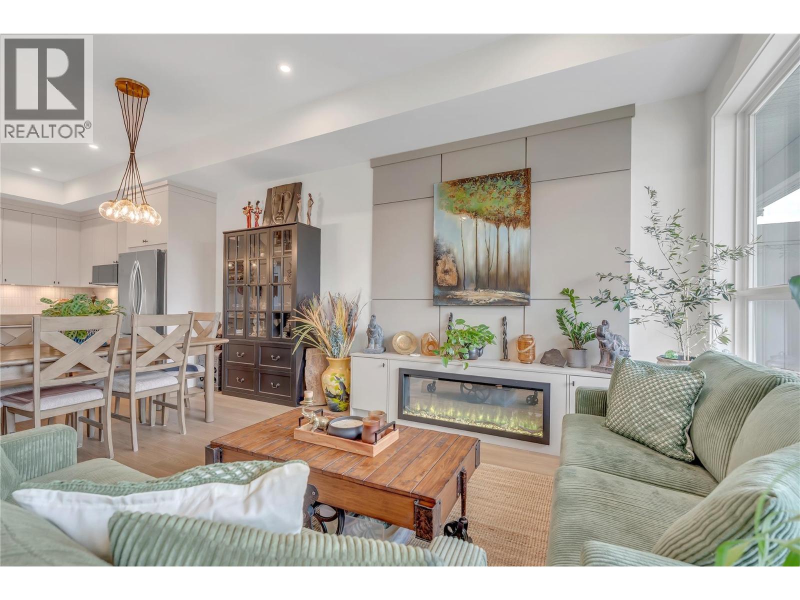386 Chardonnay Avenue, Oliver