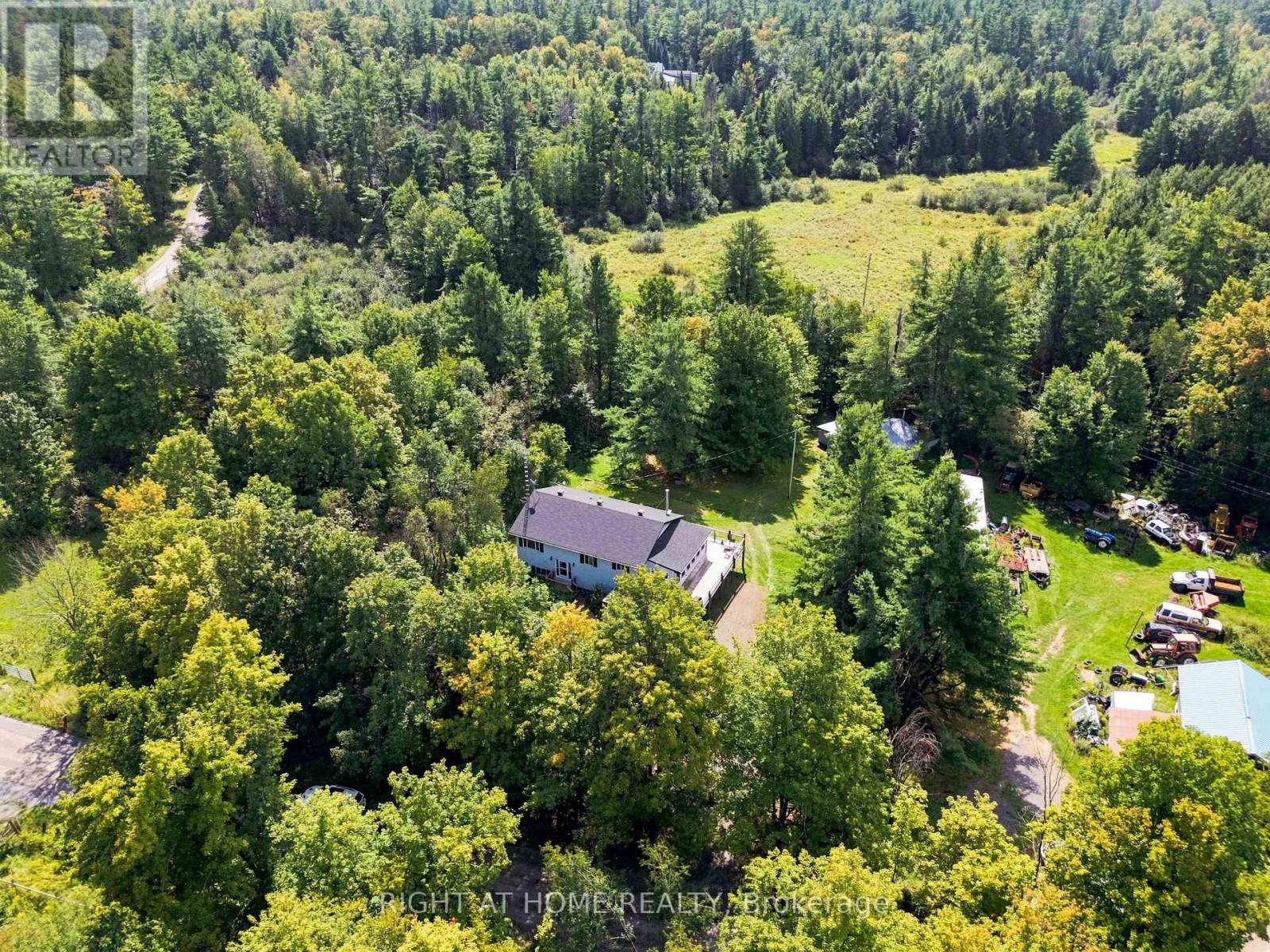 489 TWIN SISTERS LAKE ROAD - Image 43