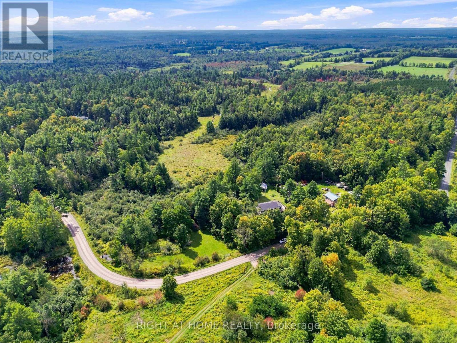 489 TWIN SISTERS LAKE ROAD - Image 44
