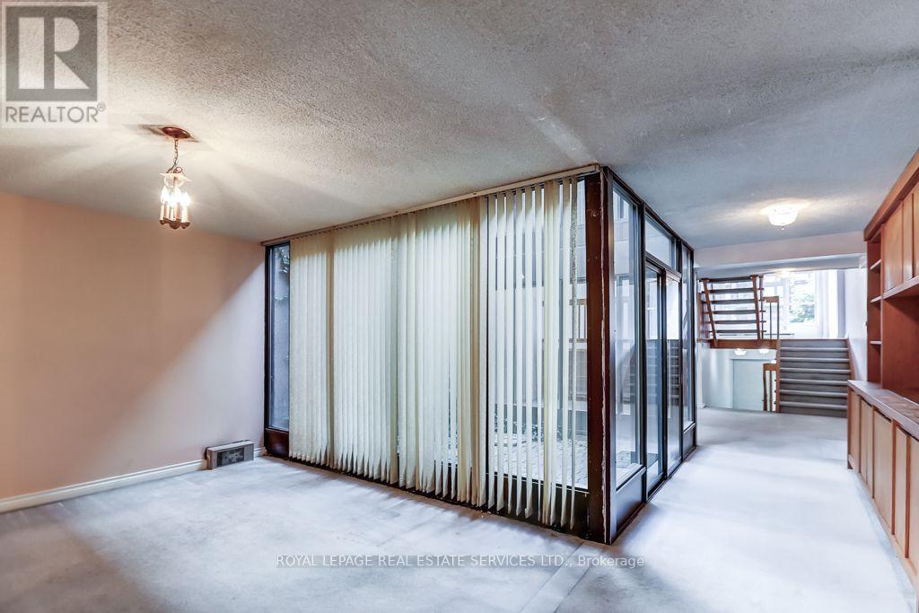 #6 48 GRANBY STREET - 17