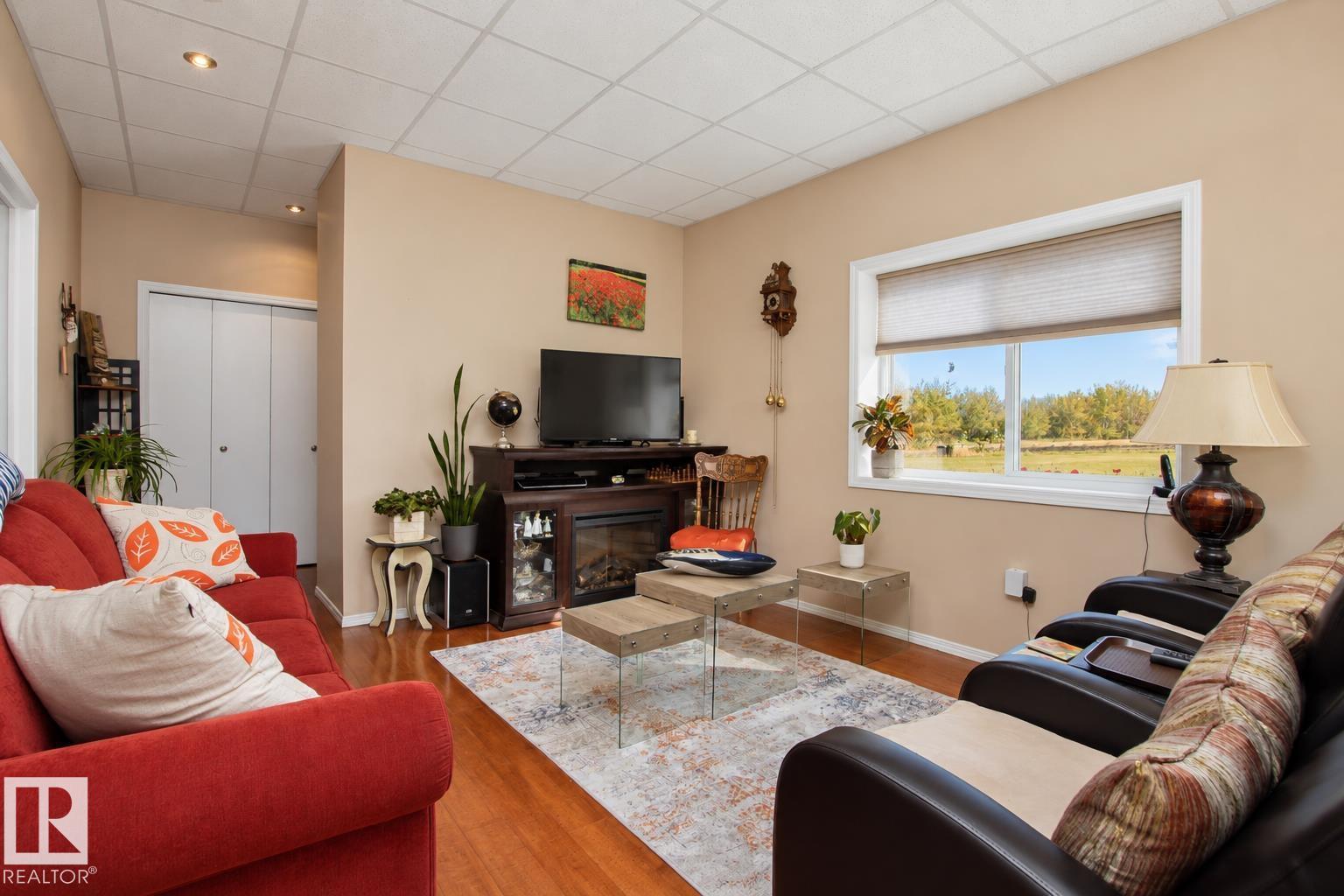 53027 RGE ROAD 225 - 38