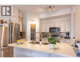 Living room - 305, 29 River Ridge Drive Nw, Medicine Hat, AB T1A8V3 Photo 6