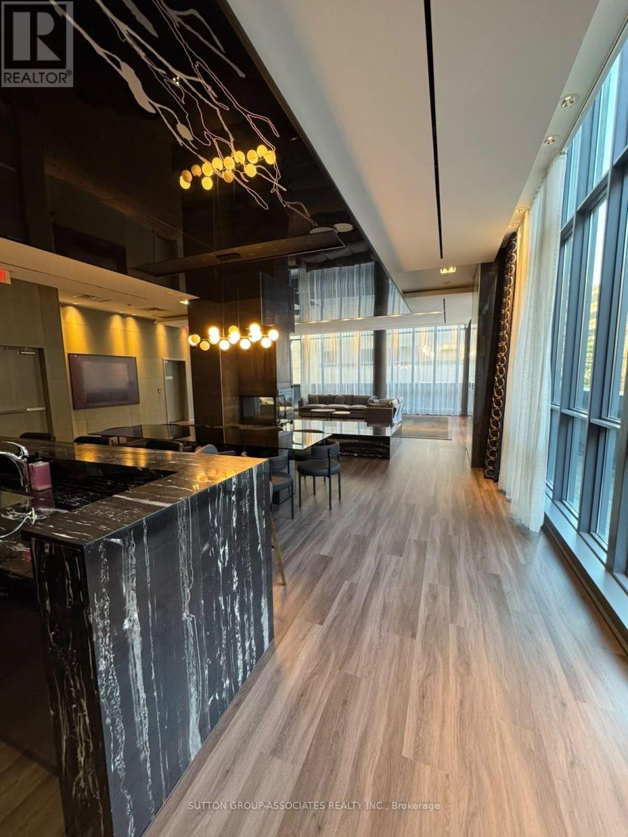 770 Bay Street — photo 23