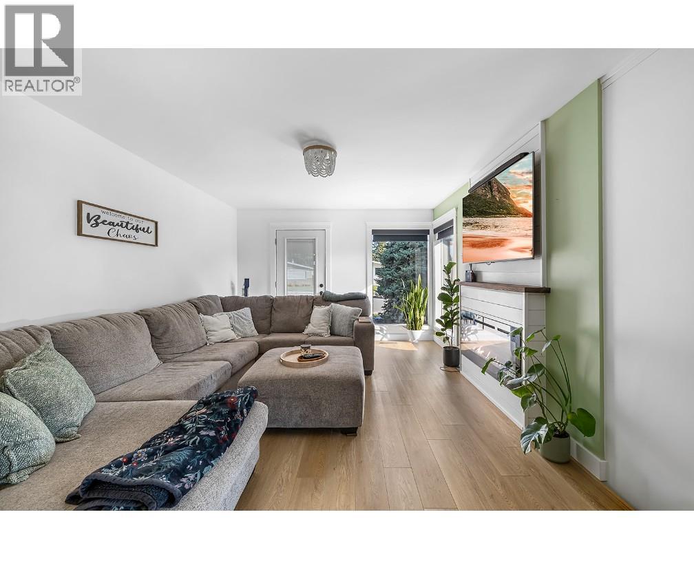 8 of 20 - 411 12th Street S