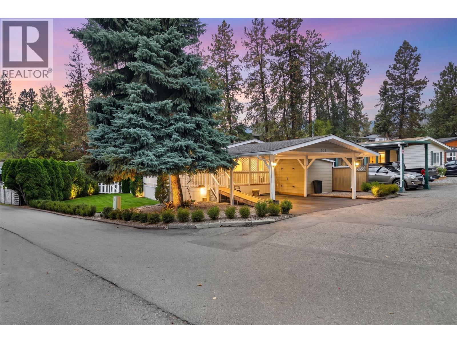 201 1999 Hwy 97 Highway, West Kelowna