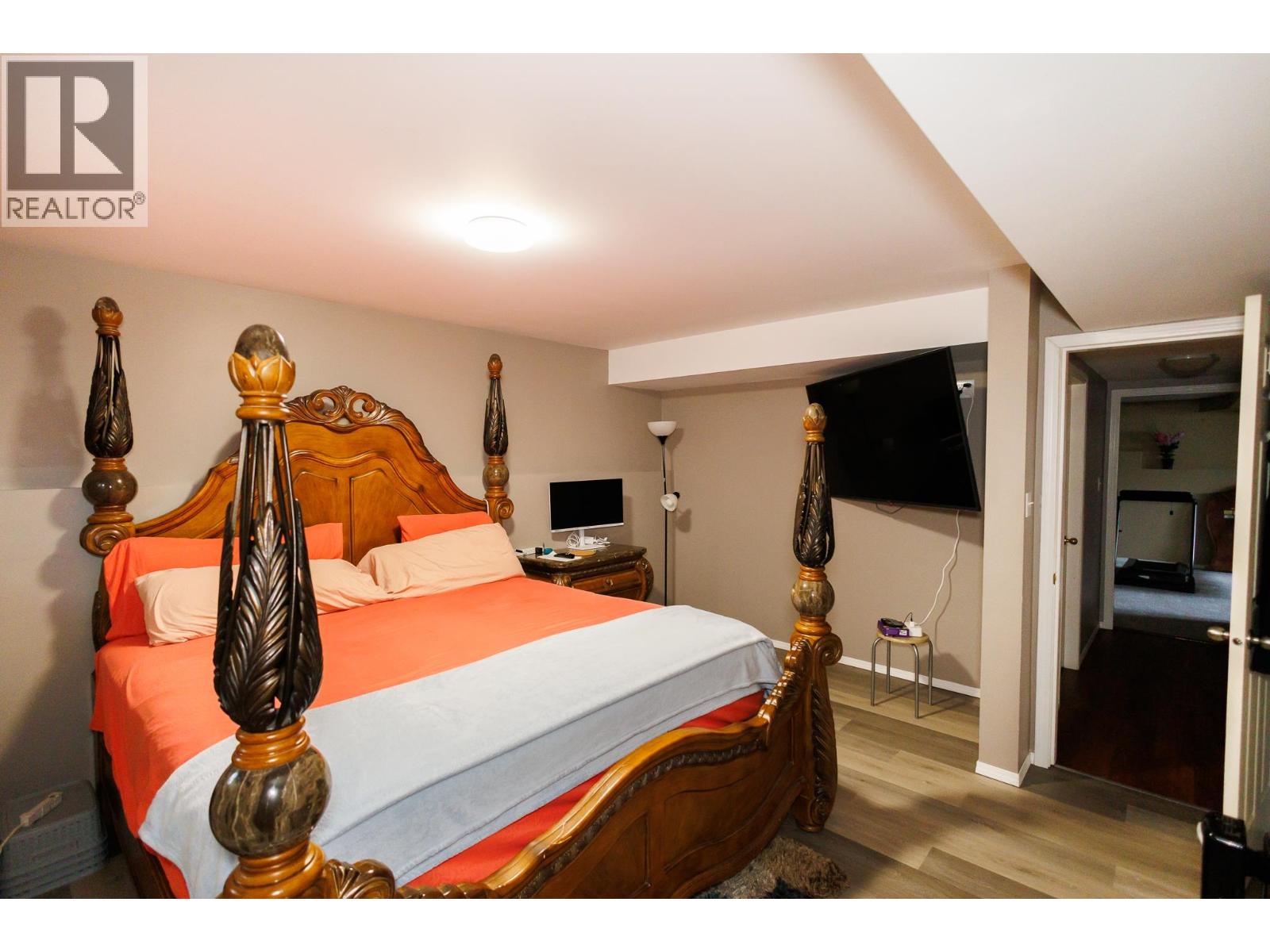 4828 WALSH AVENUE - Image 20