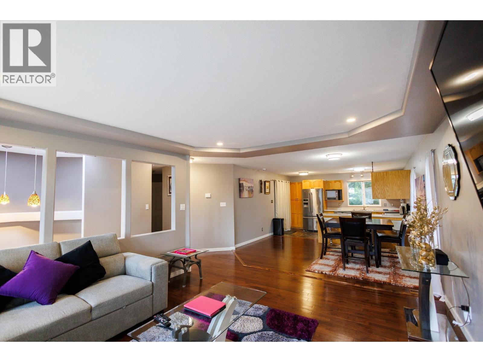 4828 WALSH AVENUE - 7