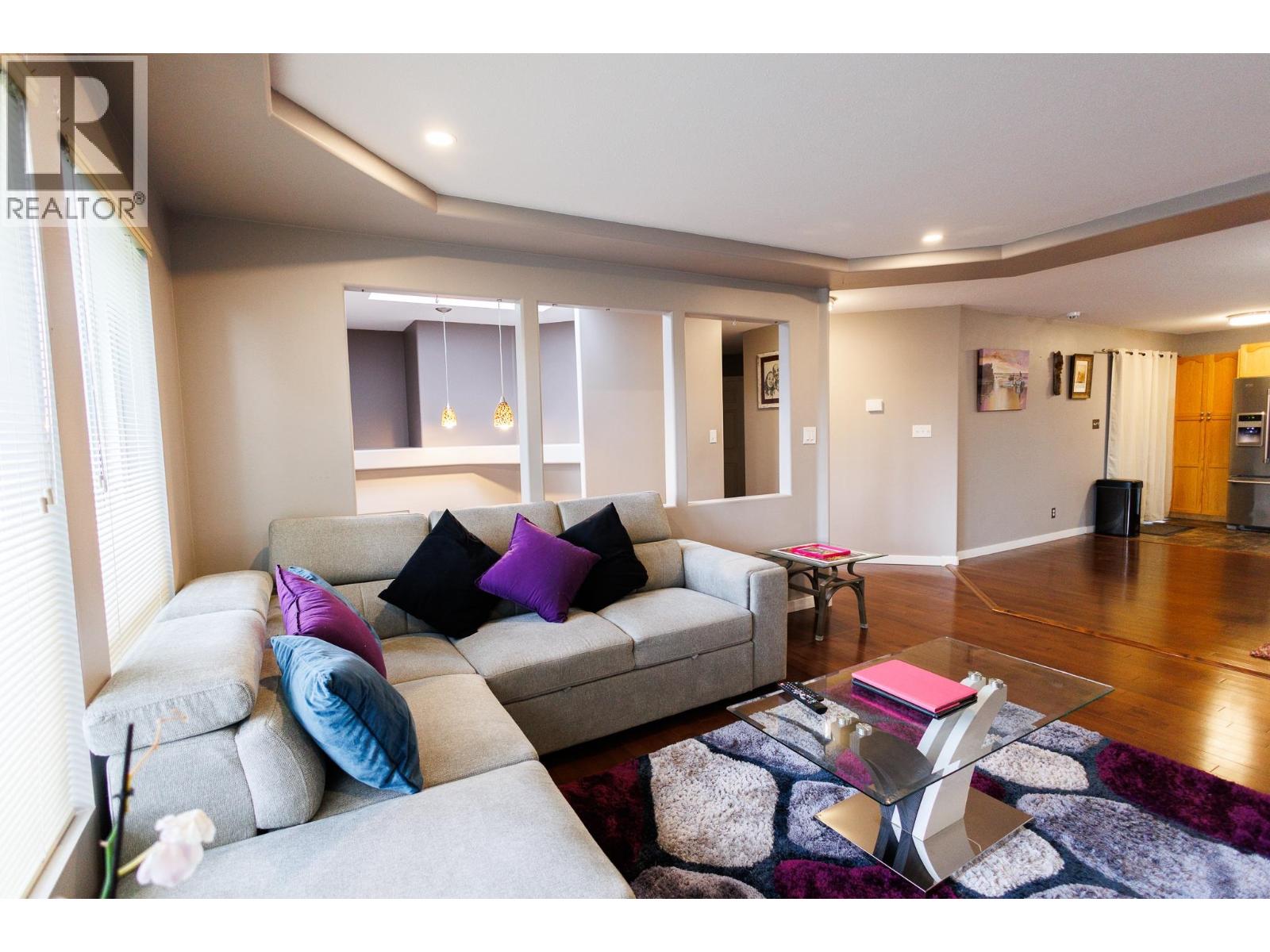 4828 WALSH AVENUE - 8
