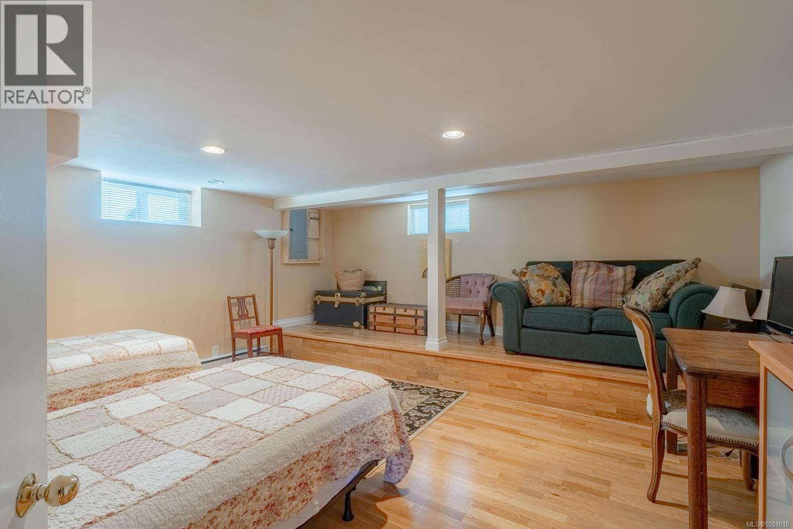 630 Chestnut St - Image 25