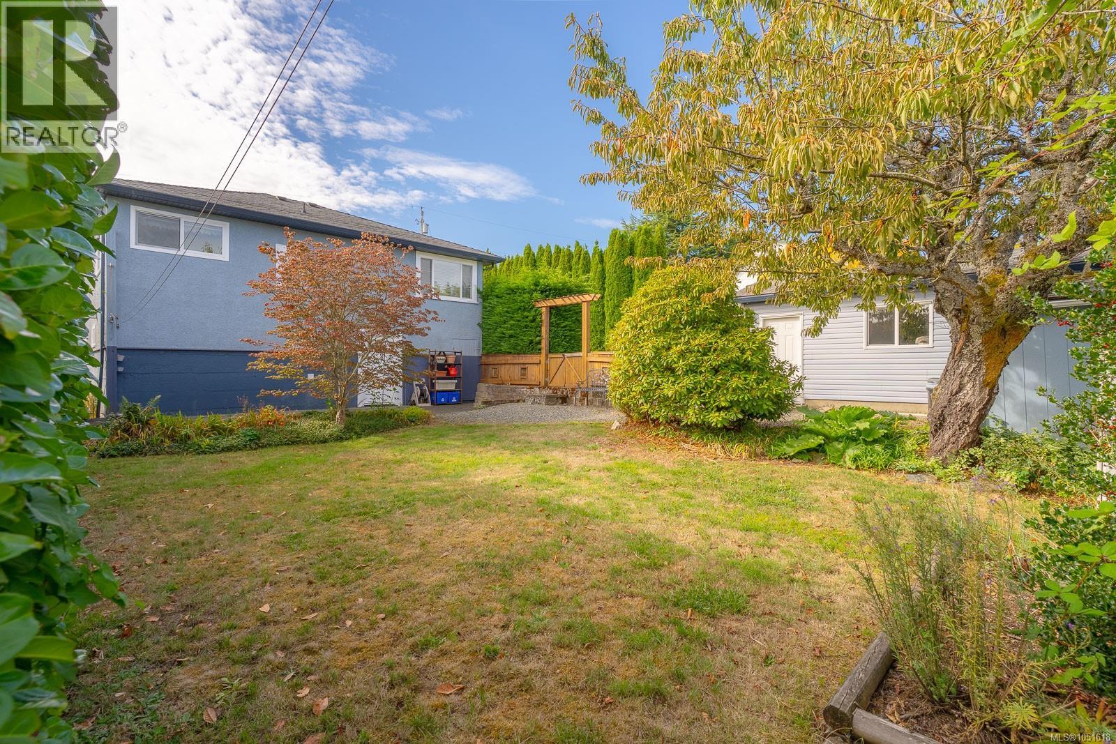 630 Chestnut St - 45