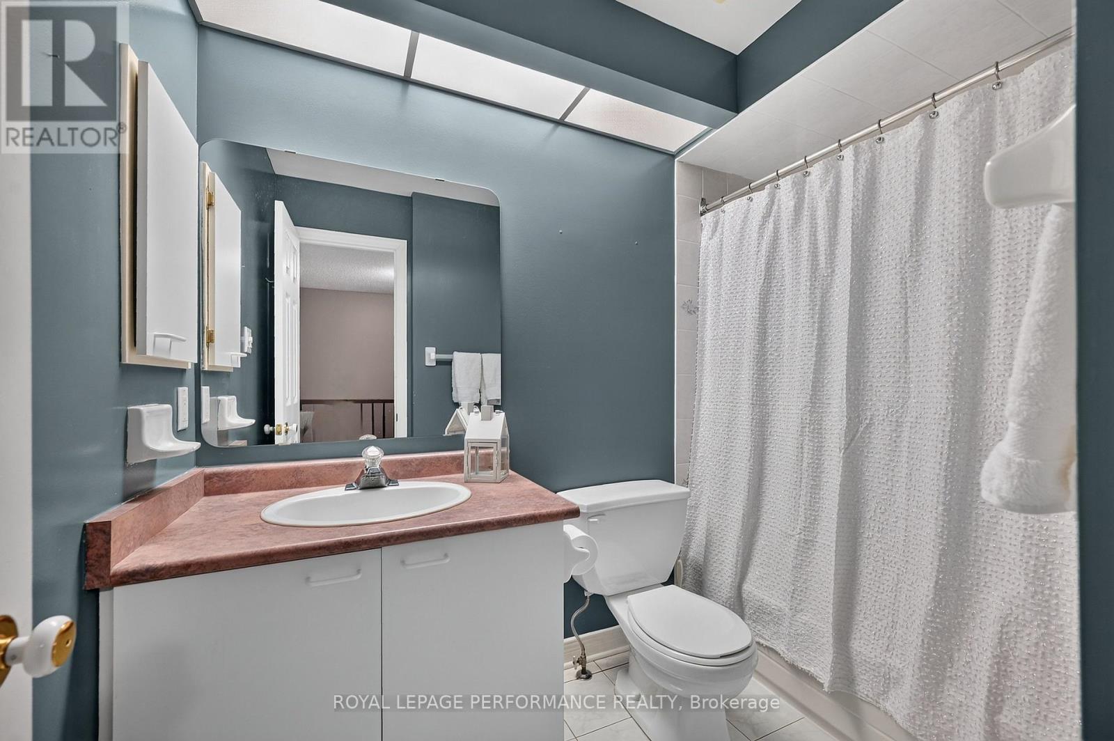 59 GRENADIER WAY - 28