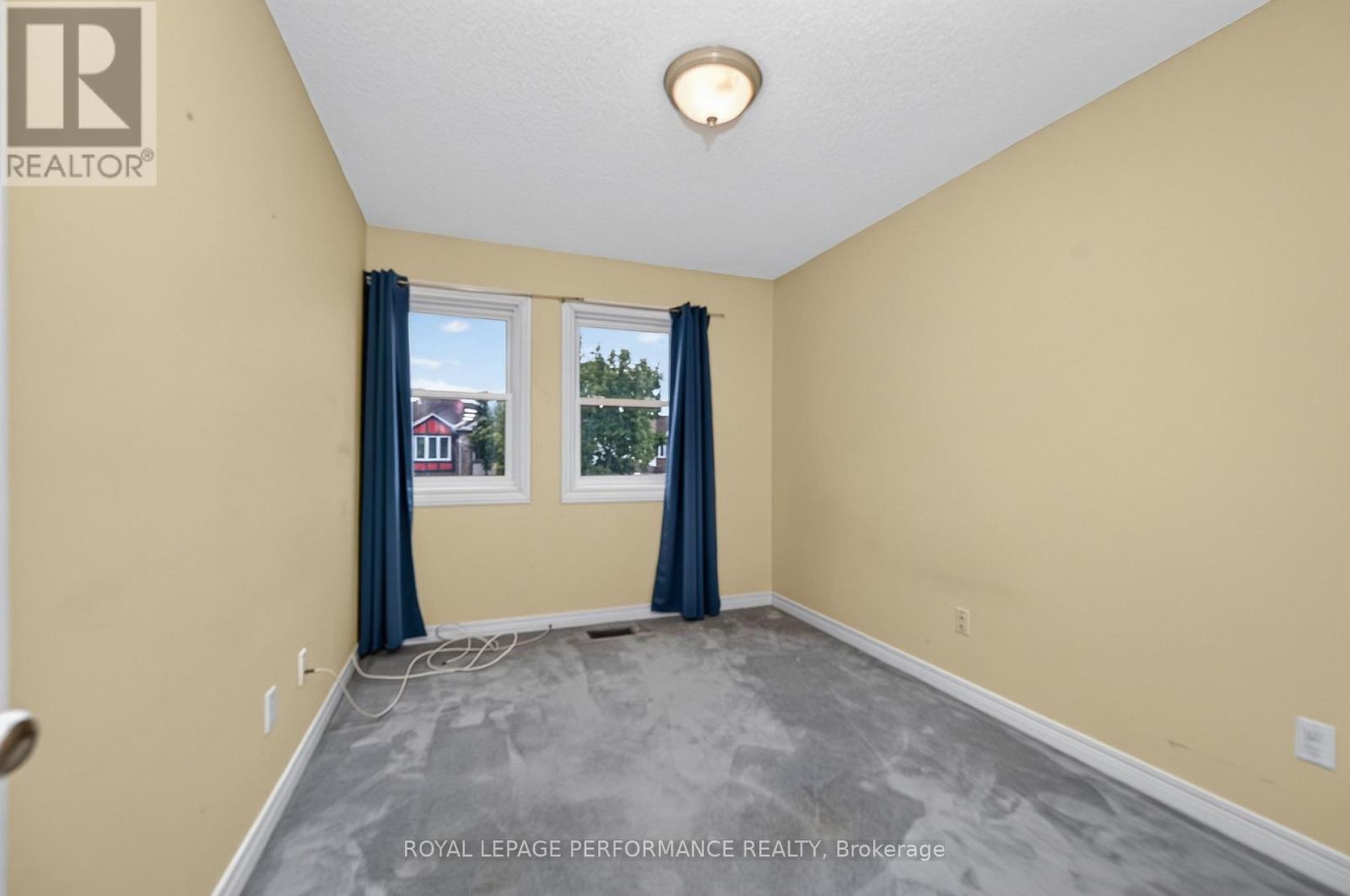 59 GRENADIER WAY - 29