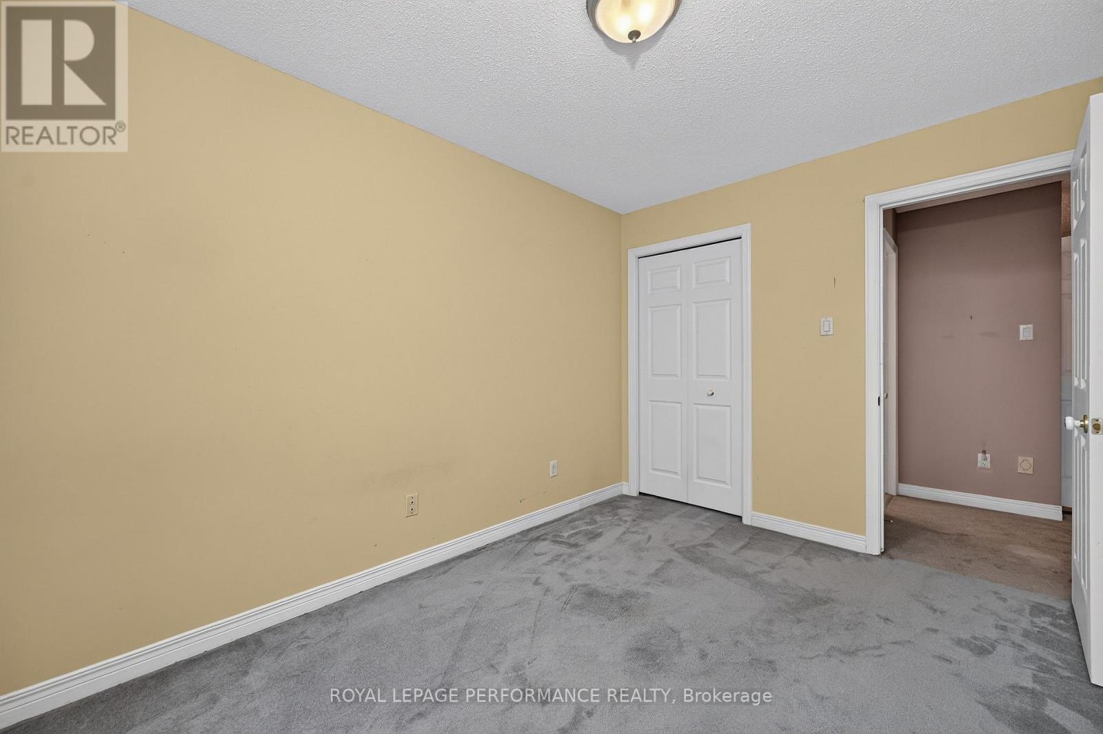 59 GRENADIER WAY - 30