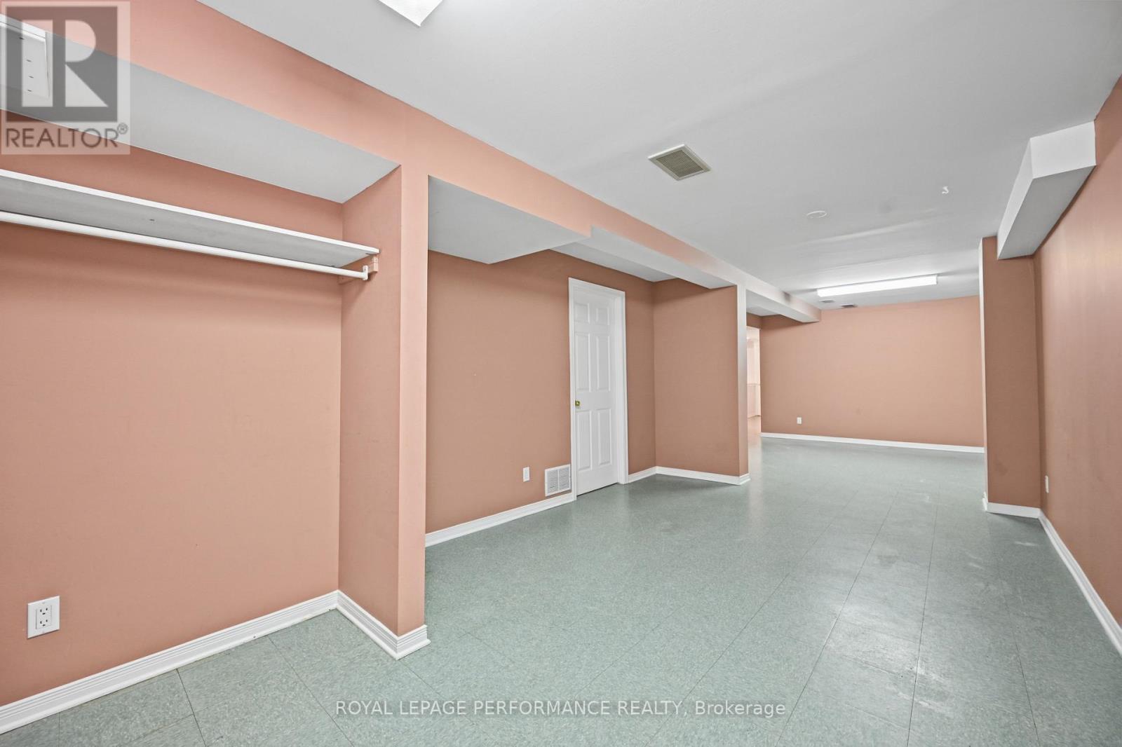 59 GRENADIER WAY - 34