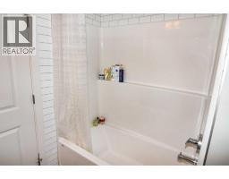 160 Belvedere Drive Se, Calgary, AB T2A7L5 Photo 37